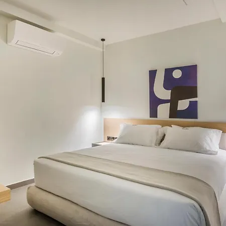 Modern Minimalist Helias